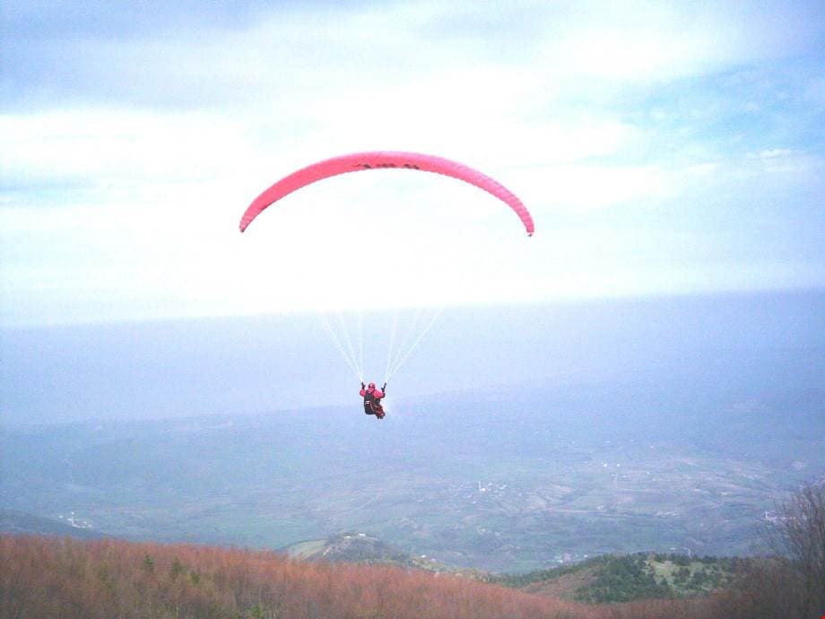 1224 metre yükseklikte, yamaç paraşütü ve dağcılık için tercih edilen zirve.
