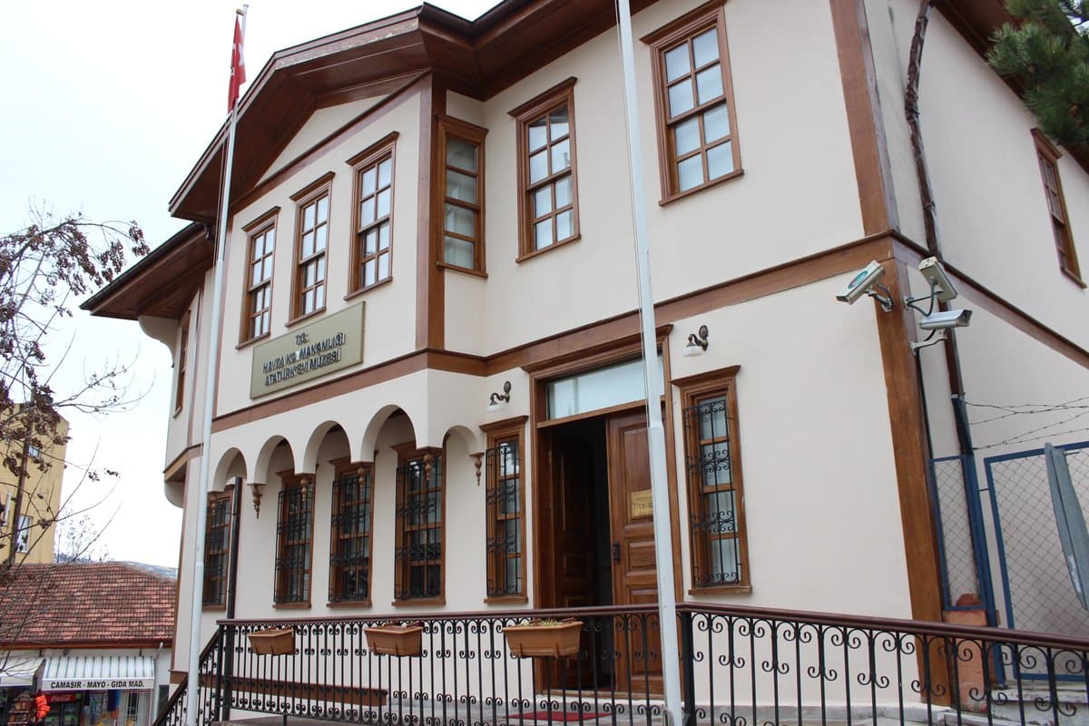 Mustafa Kemal Paşa'nın Millî Mücadele'nin ilk karargâhı olarak kullandığı eski Mesudiye Oteli.