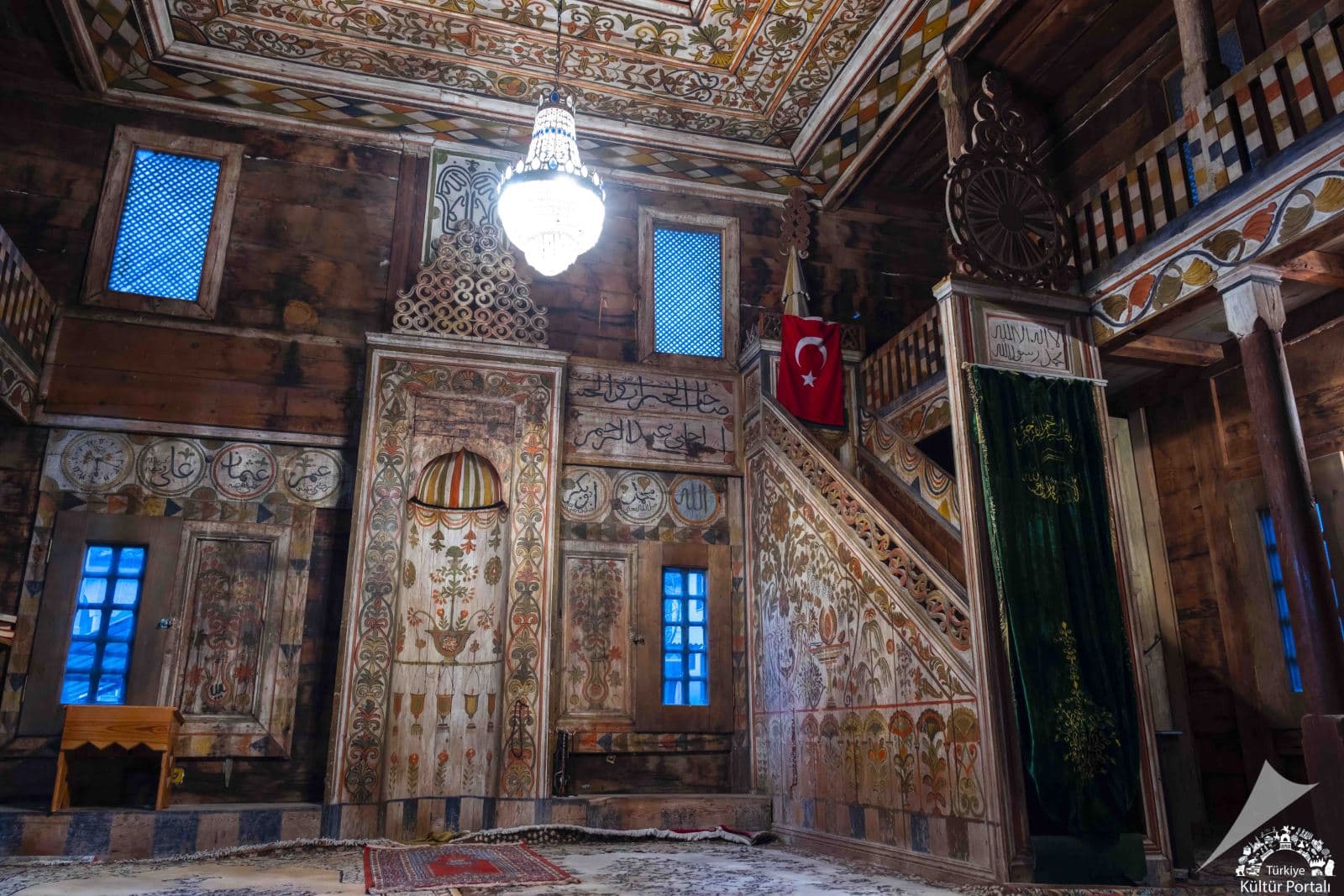 Holzmoschee des Dorfes Bekdemir