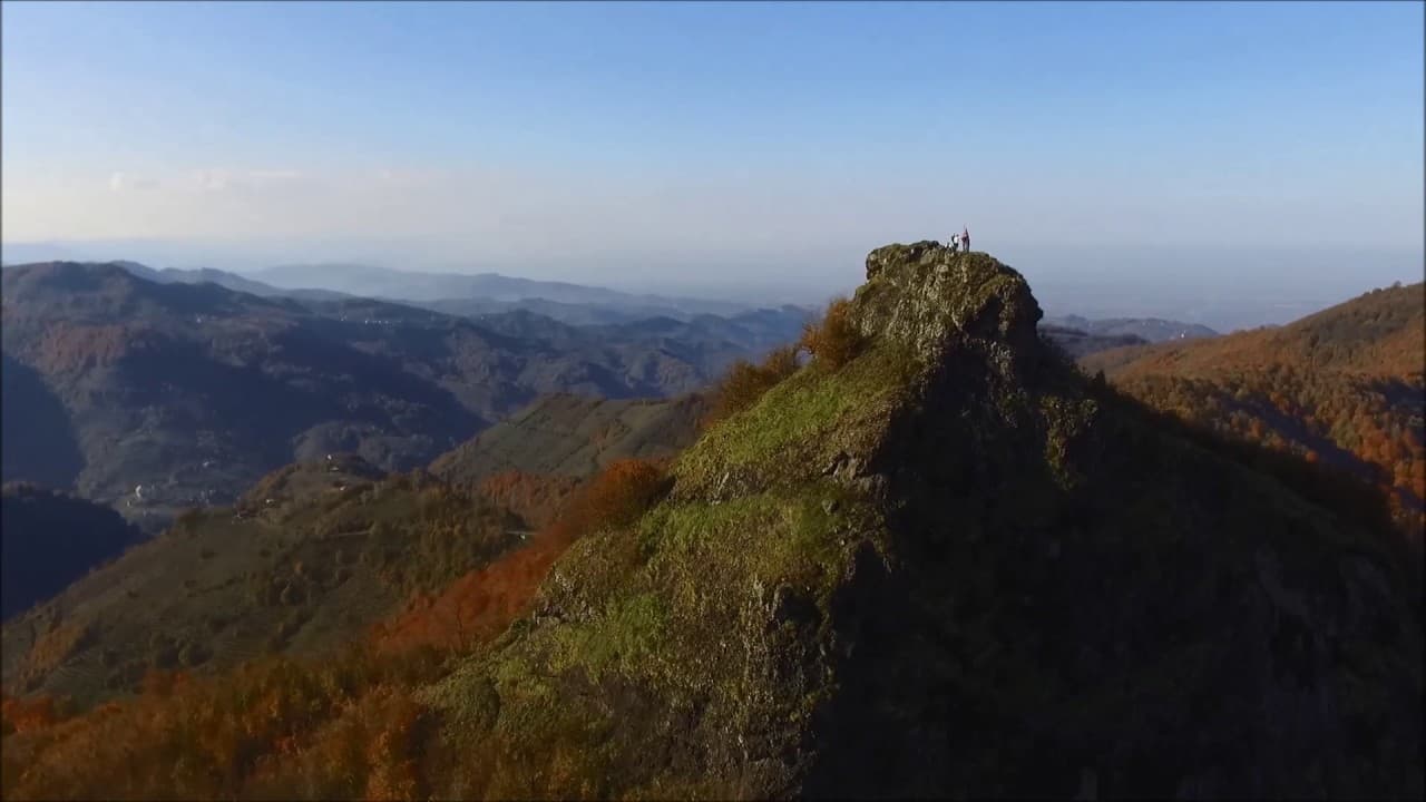 Konakören Köyü üzerindeki bir kaya kütlesine oyulmuş, açık hava tapınağı özelliği taşıyan antik kalıntı.